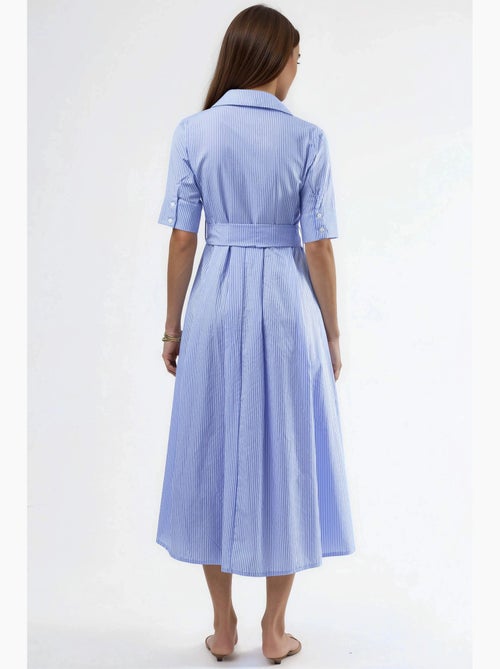 Vestido camiseiro midi às riscas com cinto busem - Kiabi Vestido camiseiro midi às riscas com cinto busem - Kiabi