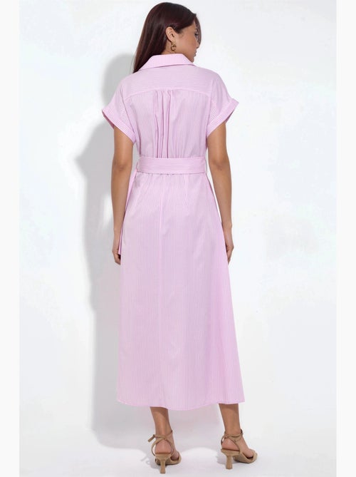 Vestido camiseiro midi às riscas com decote em v e cinto busem - Kiabi Vestido camiseiro midi às riscas com decote em v e cinto busem - Kiabi
