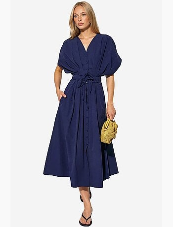 Vestido camiseiro midi casual com decote em v busem
