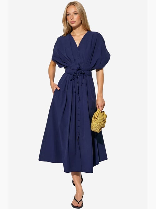 Vestido camiseiro midi casual com decote em v busem - Kiabi Vestido camiseiro midi casual com decote em v busem - Kiabi