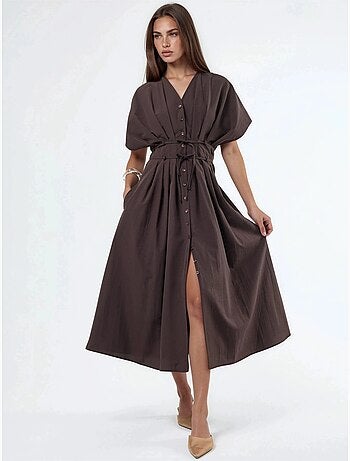 Vestido camiseiro midi casual com decote em v busem