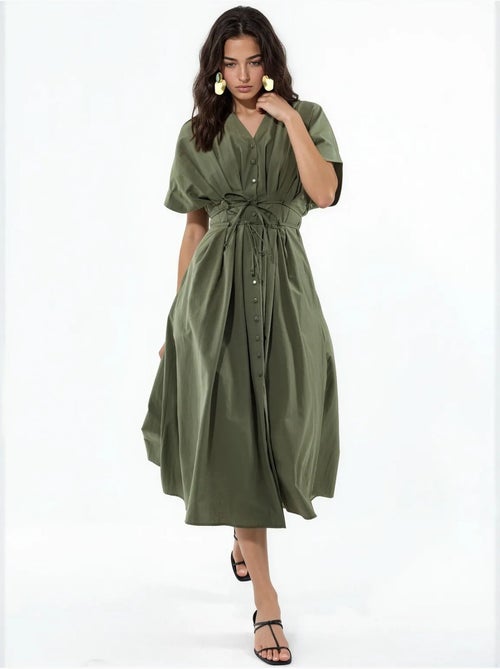 Vestido camiseiro midi casual com decote em v busem - Kiabi Vestido camiseiro midi casual com decote em v busem - Kiabi