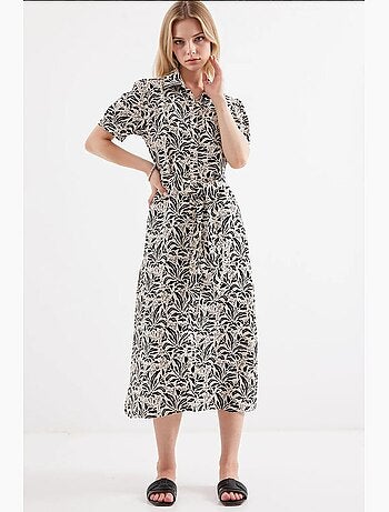 Vestido camiseiro midi com estampado zebra e cinto bdart