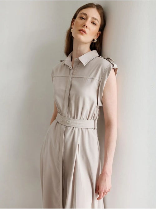 Vestido camiseiro midi em linha a texturizado com cinto mixray - Kiabi Vestido camiseiro midi em linha a texturizado com cinto mixray - Kiabi