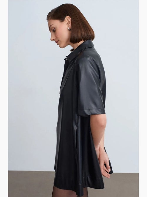Vestido camiseiro mini em pele sintética de corte largo dilvin - Kiabi