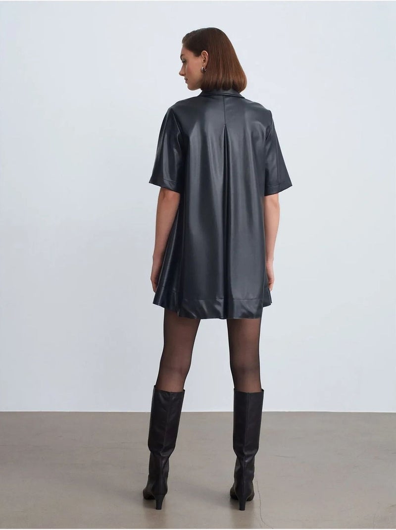 Vestido camiseiro mini em pele sintética de corte largo dilvin Preto - Kiabi