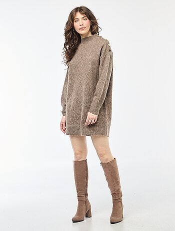 Vestido camisola com botões fantasia