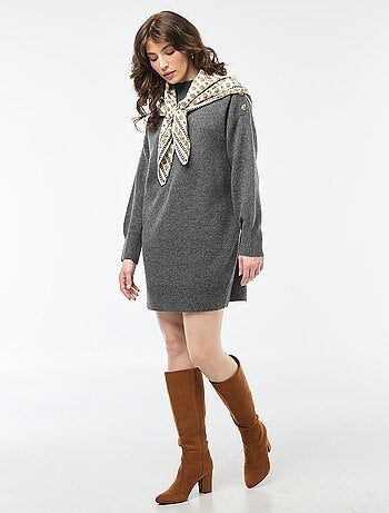 Vestido camisola com botões fantasia