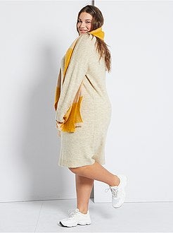 Vestido camisola com pormenores perfurados - Kiabi