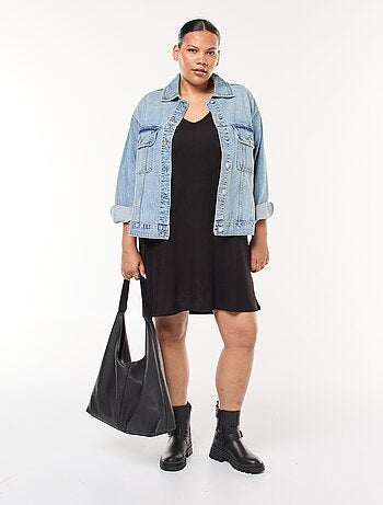 Vestido camisola curto em malha grossa