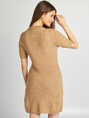 Vestido-camisola curto em tricô