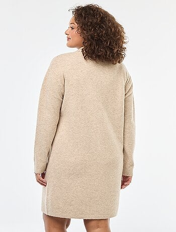 Vestido camisola em malha grossa com botões dourados no colarinho