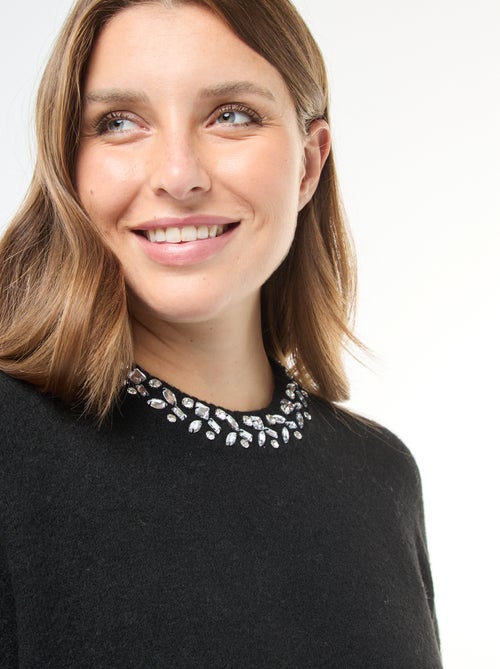 Vestido camisola em malha grossa com strass na gola - Kiabi