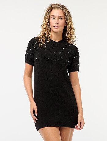 Vestido camisola em malha macia com pérolas