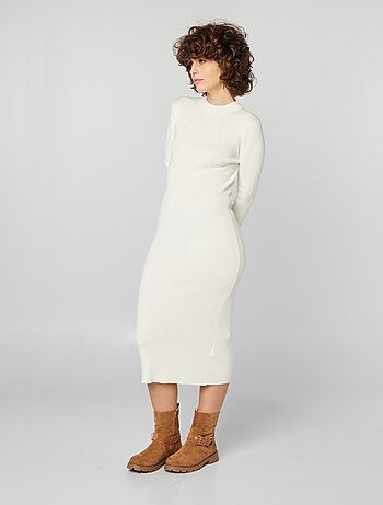 Vestido-camisola midi com botões dourados de fantasia nas mangas