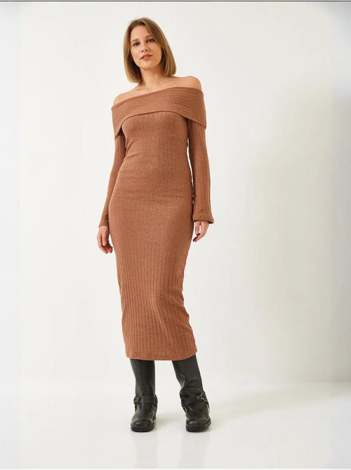 Vestido canelado com decote madonna e manga flare lucci - Kiabi Vestido canelado com decote madonna e manga flare lucci - Kiabi