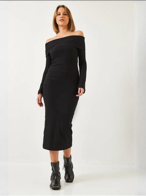 Vestido canelado com decote madonna e manga flare lucci - Kiabi Vestido canelado com decote madonna e manga flare lucci - Kiabi