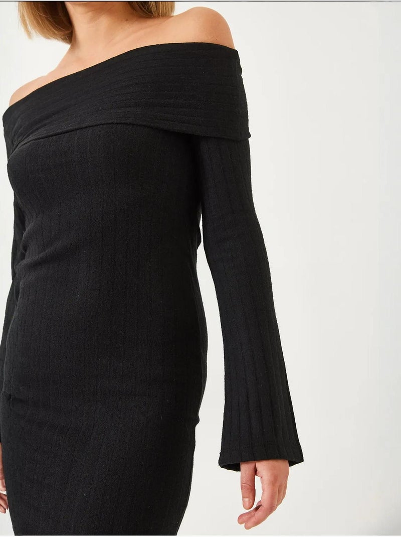 Vestido canelado com decote madonna e manga flare lucci Preto - Kiabi