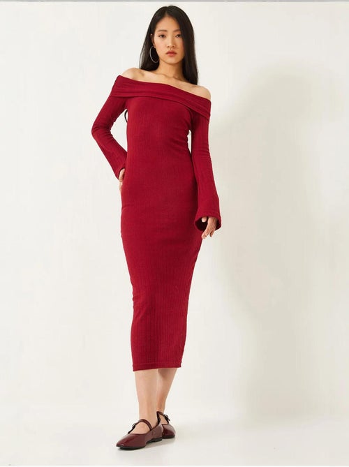 Vestido canelado com decote madonna e manga flare lucci - Kiabi Vestido canelado com decote madonna e manga flare lucci - Kiabi