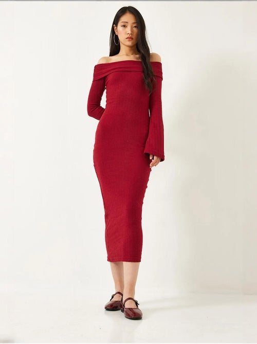 Vestido canelado com decote madonna e manga flare lucci - Kiabi Vestido canelado com decote madonna e manga flare lucci - Kiabi