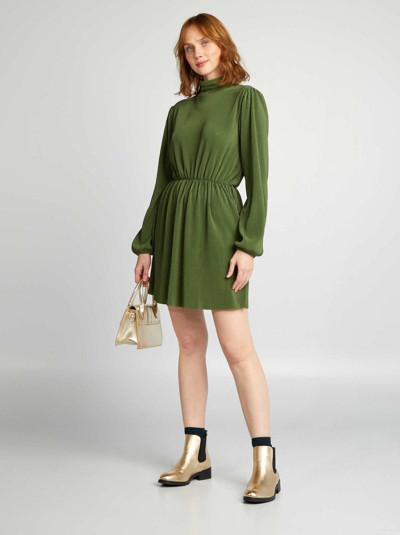 Vestido cintado em malha plissada VERDE - Kiabi