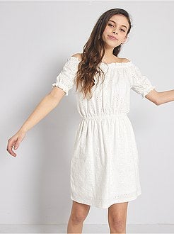 Vestido com bordado inglês - Kiabi