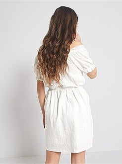 Vestido com bordado inglês - Kiabi