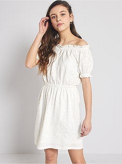 Vestido com bordado inglês - Kiabi