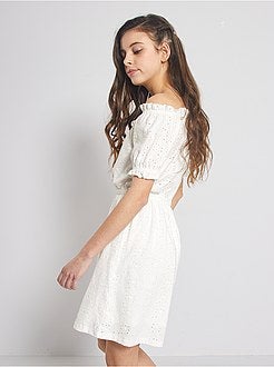 Vestido com bordado inglês - Kiabi