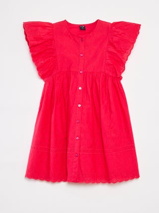 Vestido com bordados all over e folhos nas cavas