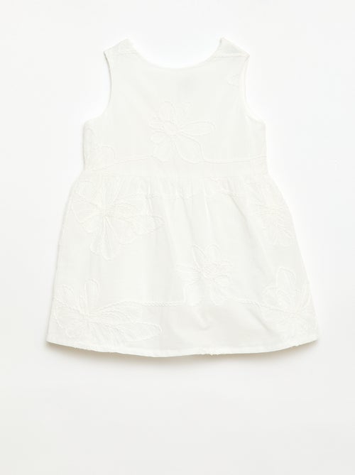 Vestido com bordados de flores - Kiabi