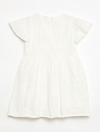 Vestido com bordados de flores fantasia