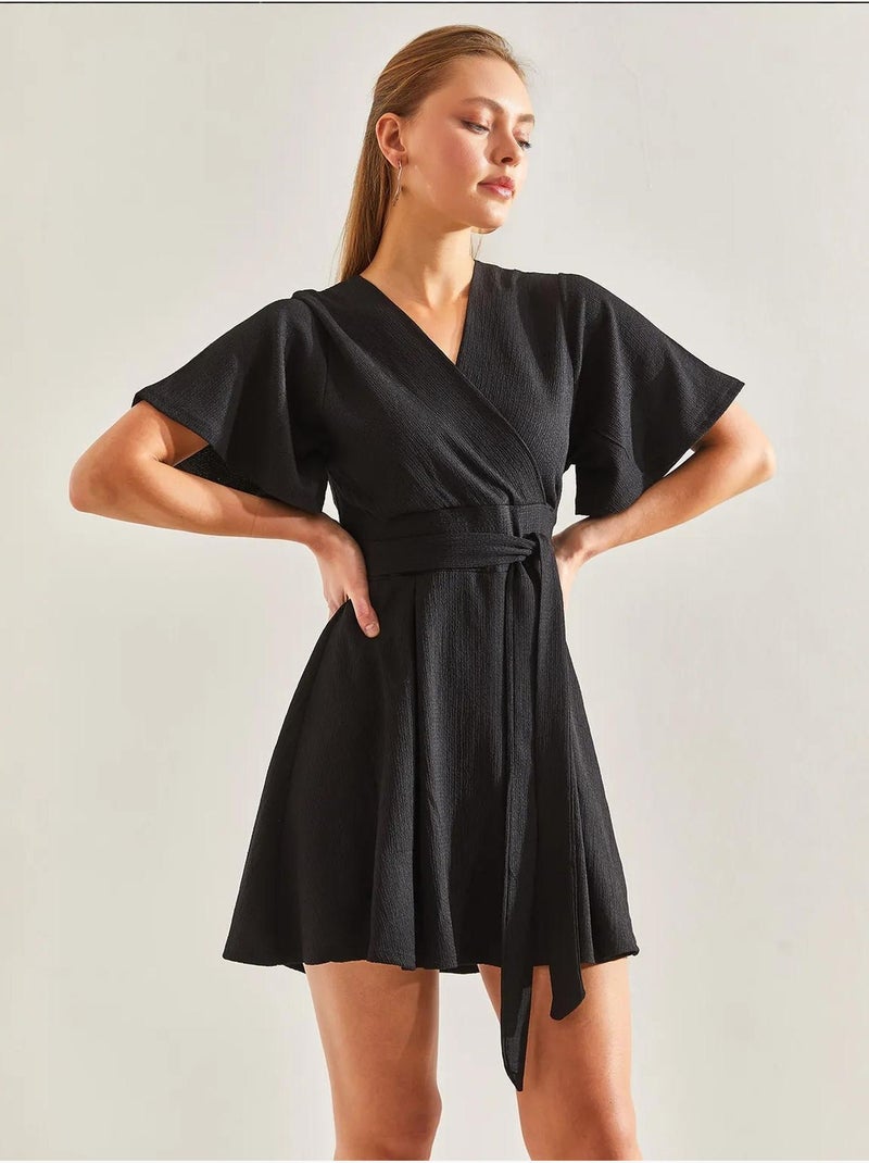 Vestido com decote cruzado e cintura atada e calções lucci Preto - Kiabi
