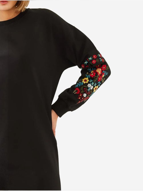 Vestido com detalhes bordados lucci - Kiabi Vestido com detalhes bordados lucci - Kiabi