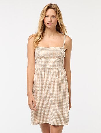 Vestido com favos de mel vichy em seersucker