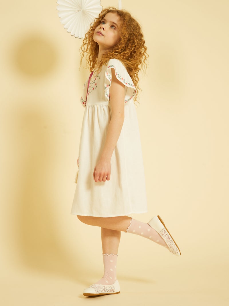 Vestido com flores bordadas Branco - Kiabi