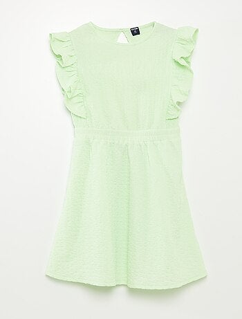 Vestido com folhos em tecido gofrado