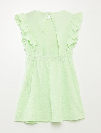 Vestido com folhos em tecido gofrado