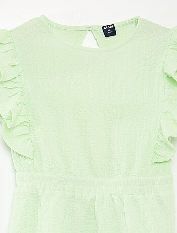 Vestido com folhos em tecido gofrado