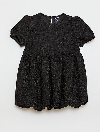 Vestido de lantejoulas com forma de balão