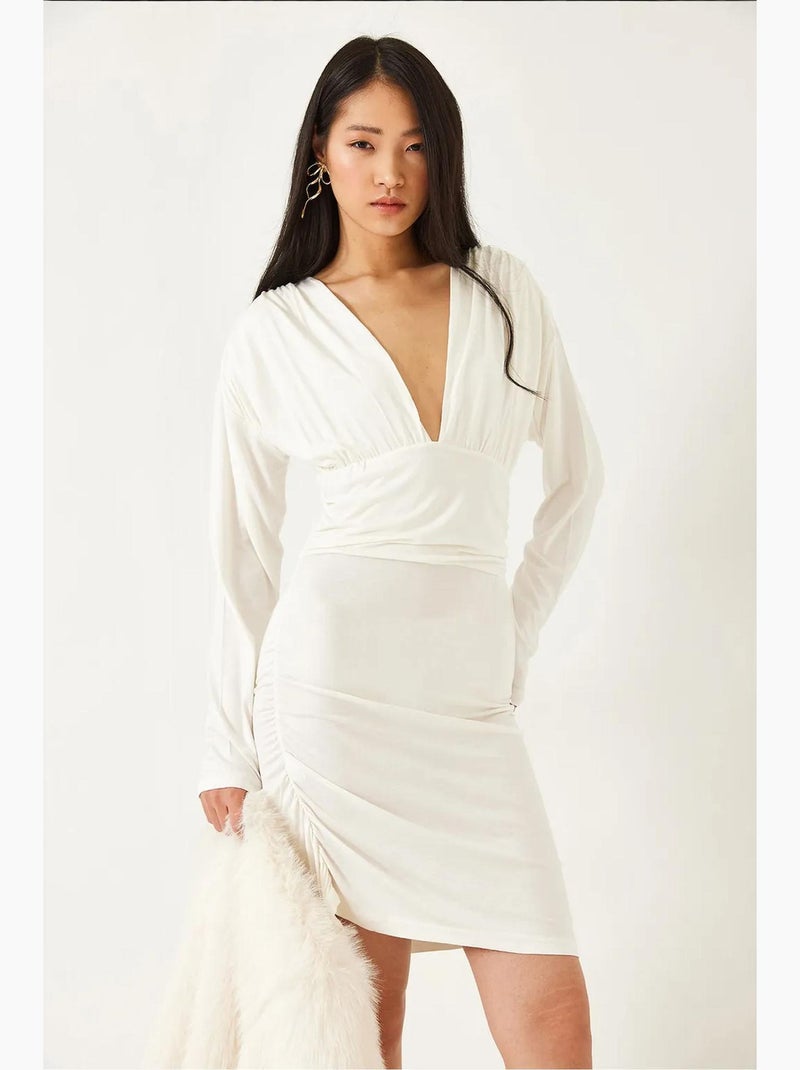 Vestido com laterais franzidas lucci Branco - Kiabi