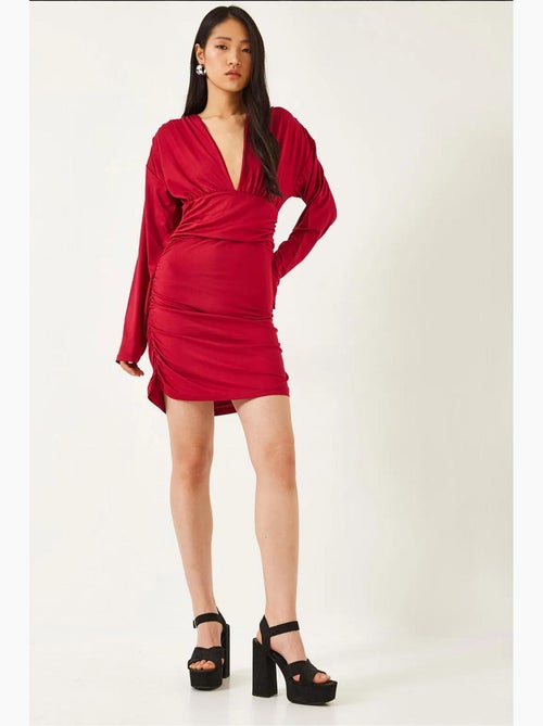 Vestido com laterais franzidas lucci - Kiabi Vestido com laterais franzidas lucci - Kiabi