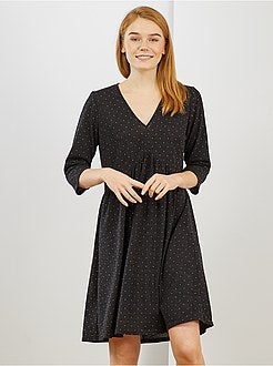 Vestido com tachas e recortes no peito - Kiabi