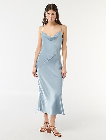 Vestido comprido acetinado com alças finas