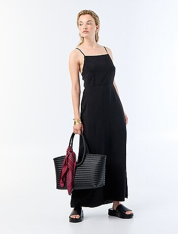 Vestido comprido acetinado com alças finas