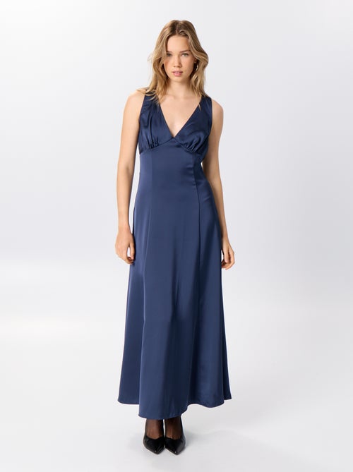 Vestido comprido acetinado e drapeado - Kiabi