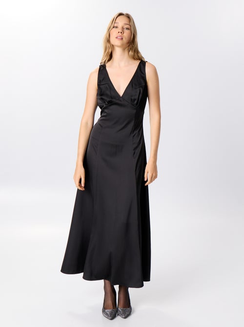 Vestido comprido acetinado e drapeado - Kiabi