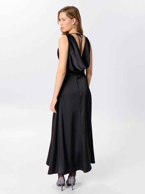 Vestido comprido acetinado e drapeado - Kiabi