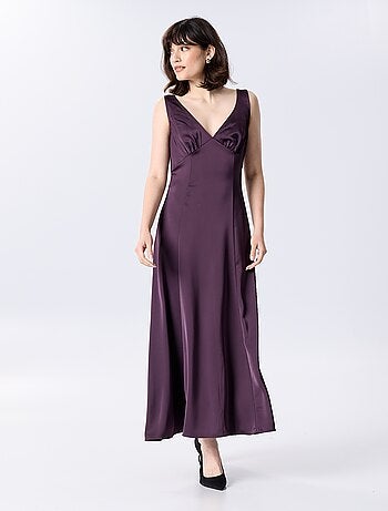 Vestido comprido acetinado e drapeado