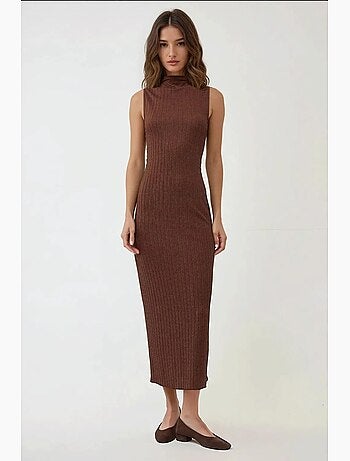 Vestido comprido bodycon com decote halter texturizado hiccup